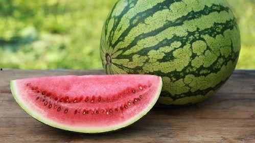 吃小瓜会不会胖,真的会胖吗？揭秘瓜类食物的减肥真相