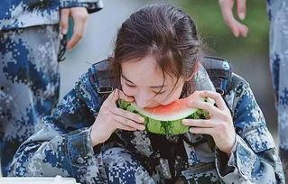 江苏女骑吃瓜,揭秘网络热议背后的真相